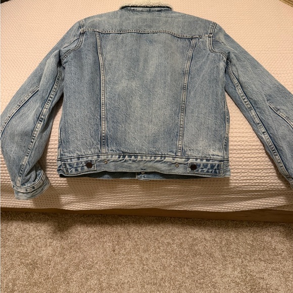 Levi's Blue Denim Jacket with Cream Collar - Picture 2 of 2